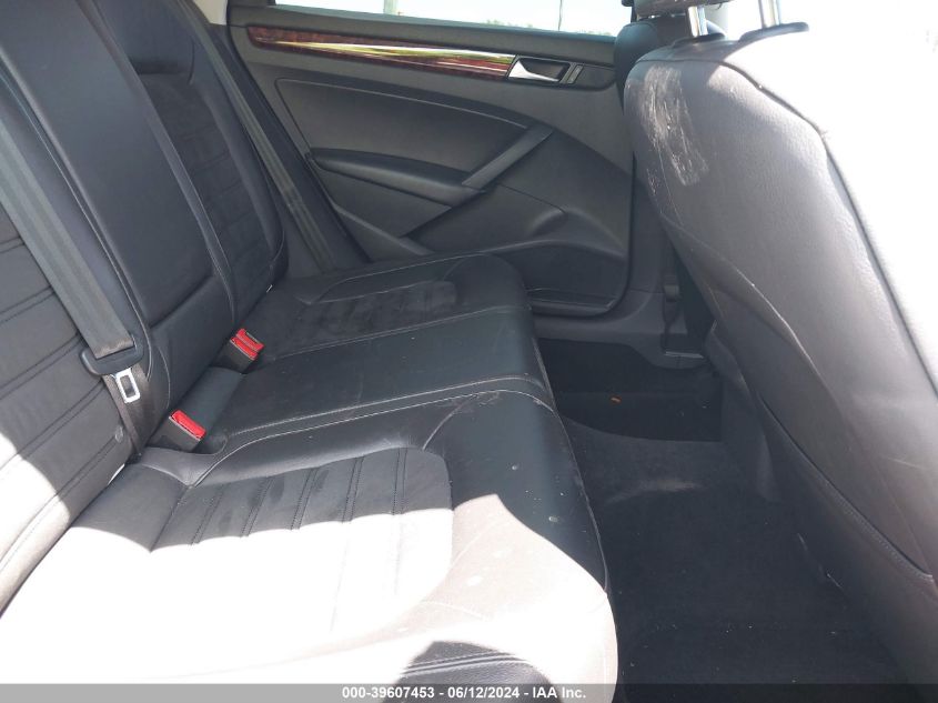 2012 Volkswagen Passat 2.5L Sel Premium VIN: 1VWCH7A33CC110693 Lot: 39607453