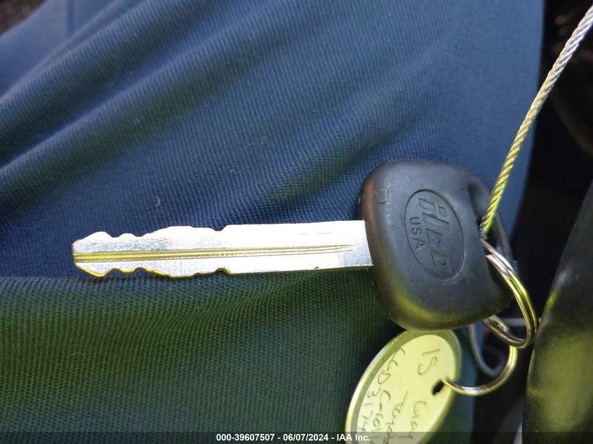 2015 Toyota Corolla Le VIN: 5YFBURHE5FP179071 Lot: 39607507