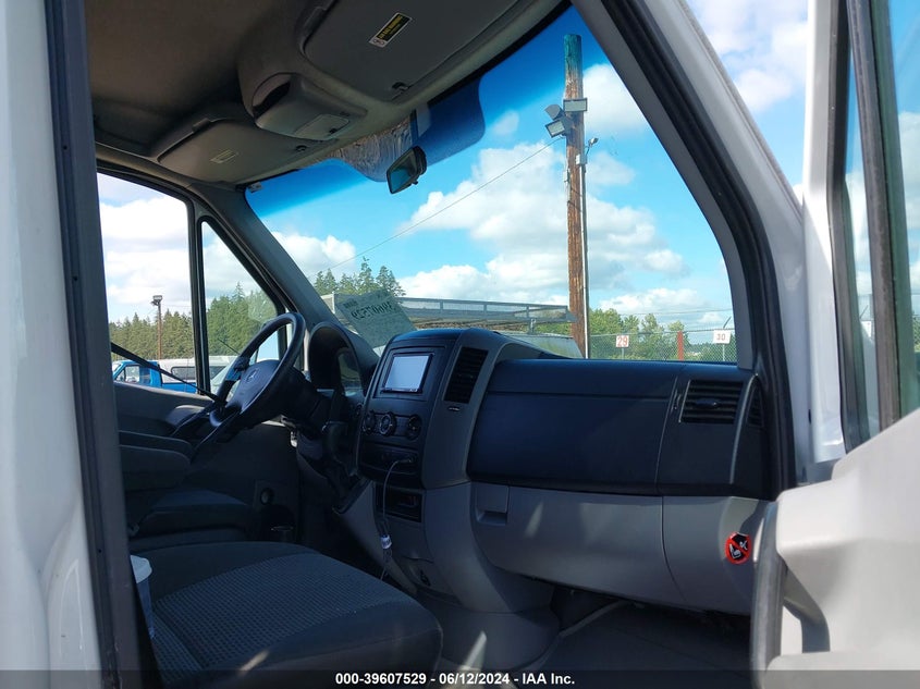 2011 Mercedes-Benz Sprinter 2500 Normal Roof VIN: WD3PE7CC8B5576353 Lot: 39607529