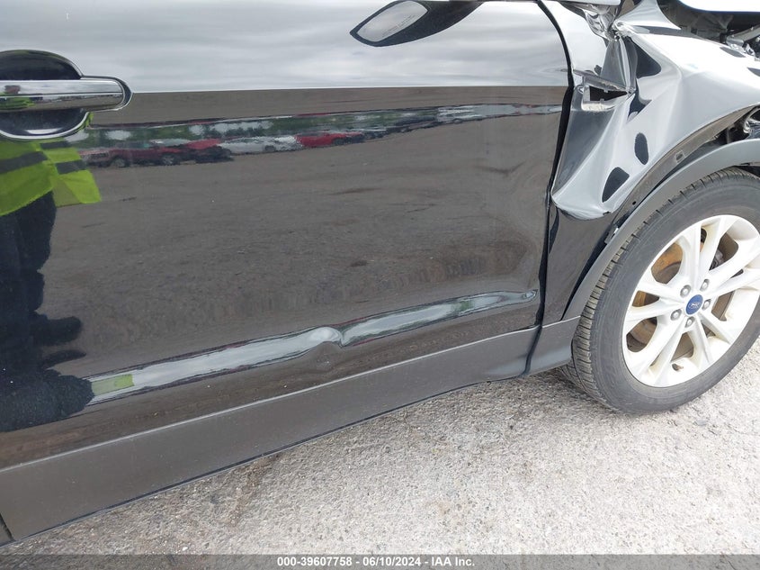 2017 Ford Escape Se VIN: 1FMCU0GD8HUD83244 Lot: 39607758