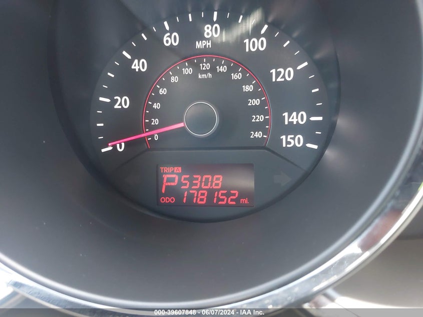 2011 Kia Sorento Lx VIN: 5XYKT3A12BG072033 Lot: 39607848