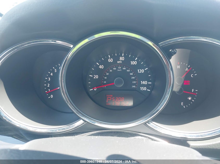 2011 Kia Sorento Lx VIN: 5XYKT3A12BG072033 Lot: 39607848