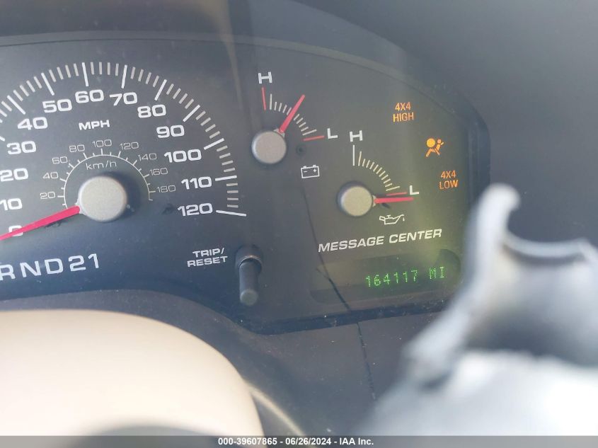 2004 Ford Expedition Eddie Bauer VIN: 1FMFU18LX4LB47381 Lot: 39607865