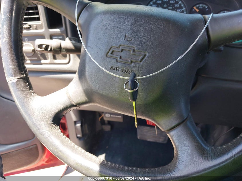 2000 Chevrolet Silverado 1500 Ls VIN: 1GCEC14T5YZ133898 Lot: 39607916