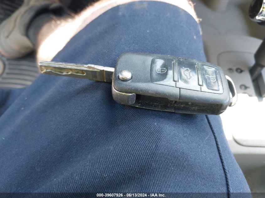 2007 Volkswagen New Beetle 2.5 VIN: 3VWRG31C77M521010 Lot: 39607926