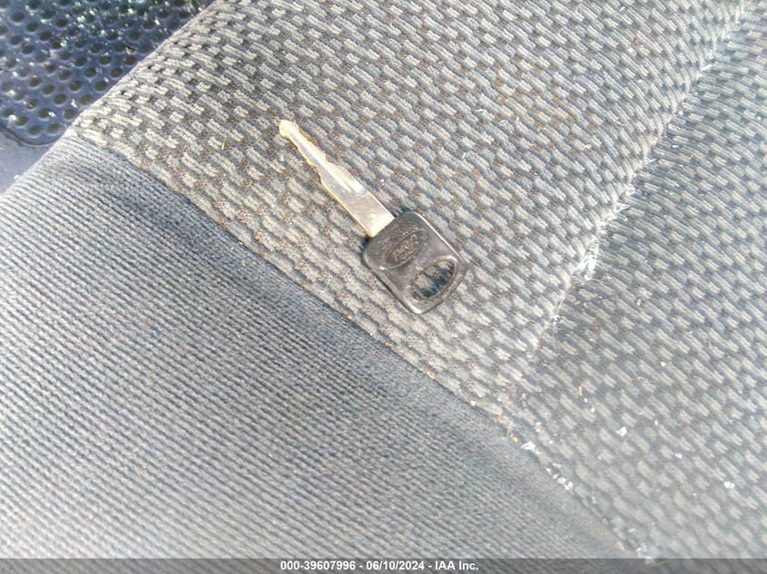 2001 Ford F-250 Lariat/Xl/Xlt VIN: 1FTNX21S41EA68366 Lot: 39607996