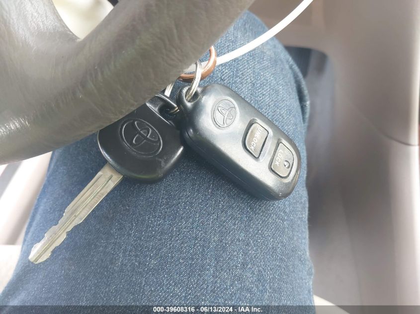 2005 Toyota Corolla Le VIN: 1NXBR32E65Z348454 Lot: 39608316