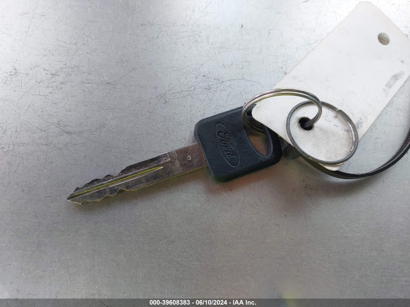 2000 Ford F-250 Lariat/Xl/Xlt VIN: 1FTNW20F6YEC75276 Lot: 39608383