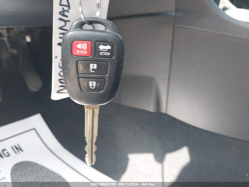 2014 TOYOTA COROLLA LE - 5YFBURHE4EP010237