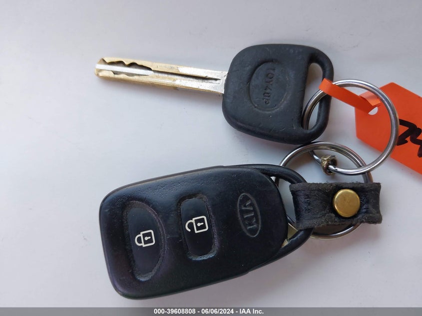 2011 Kia Sorento Lx V6 VIN: 5XYKT4A26BG092879 Lot: 39608808