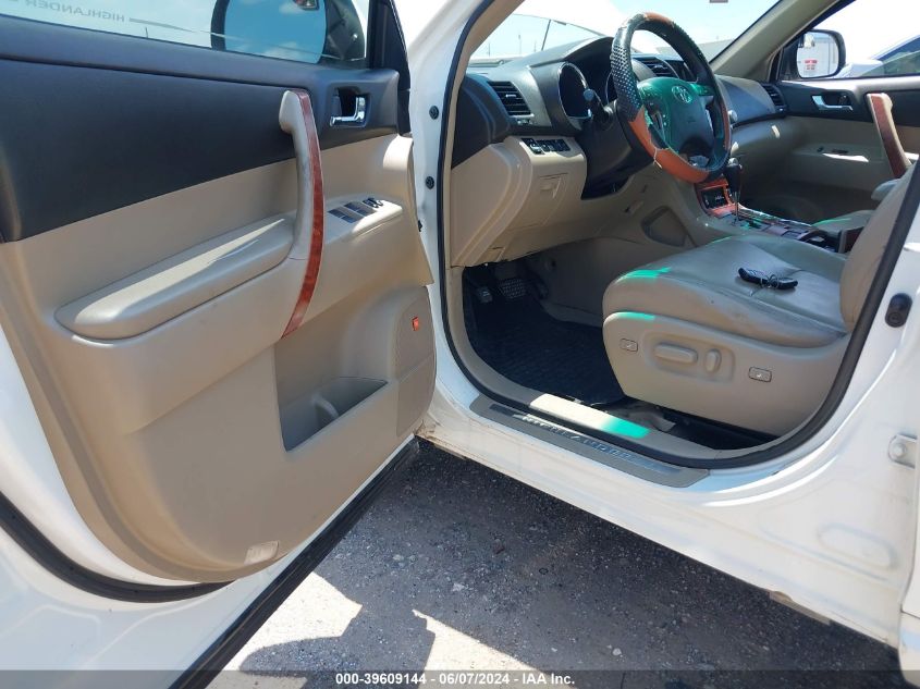 2010 Toyota Highlander Limited V6 VIN: JTEYK3EH3A2105775 Lot: 39609144