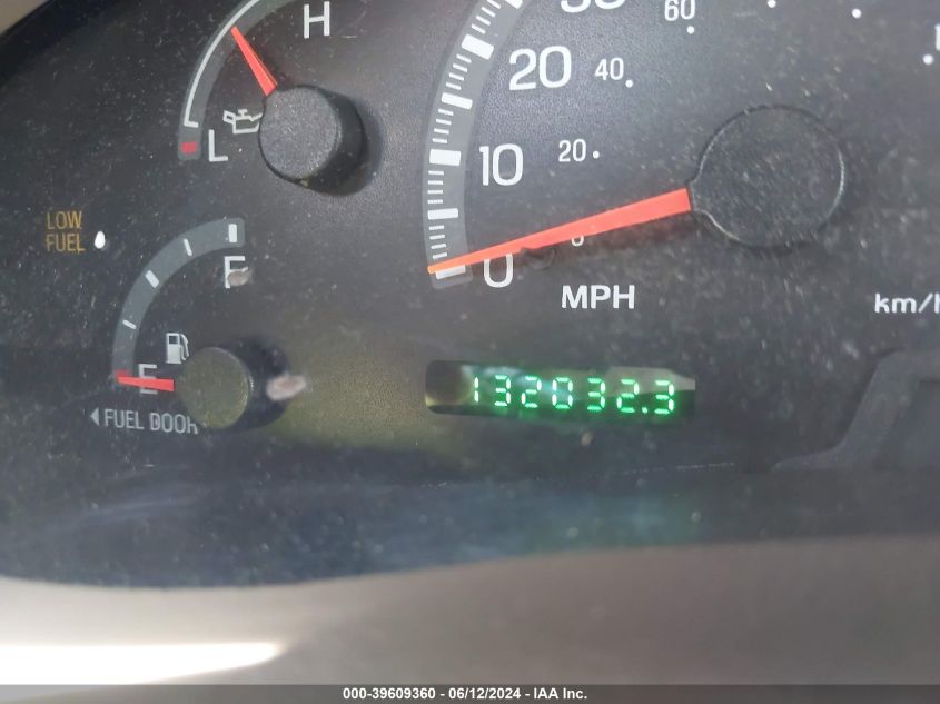 2000 Ford Expedition Eddie Bauer VIN: 1FMPU18L4YLC51147 Lot: 39609360