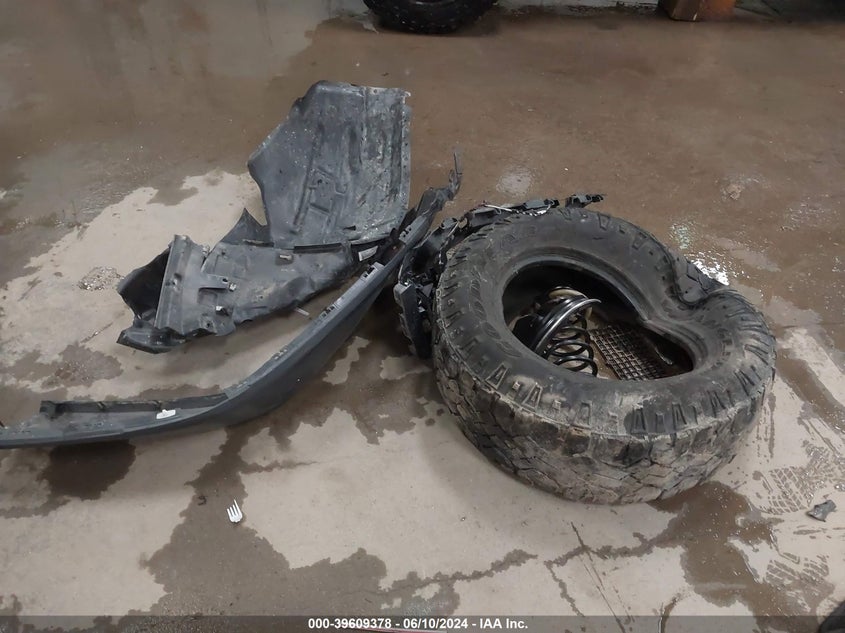 2018 JEEP WRANGLER UNLIMITED SPORT 4X4 - 1C4HJXDG1JW182175