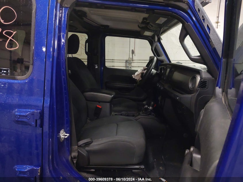 2018 JEEP WRANGLER UNLIMITED SPORT 4X4 - 1C4HJXDG1JW182175