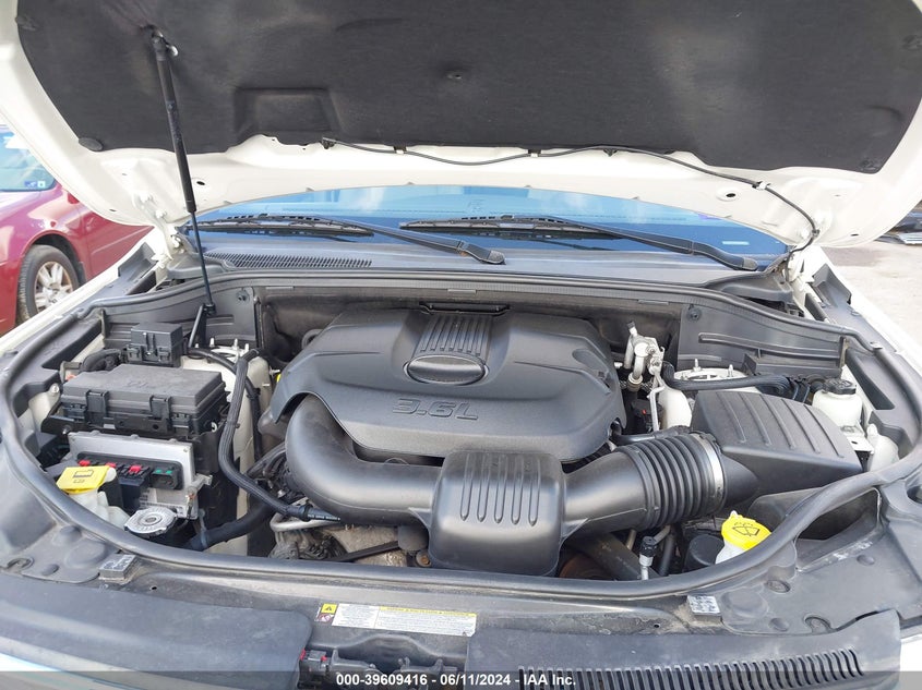 2011 Jeep Grand Cherokee Laredo VIN: 1J4RR4GG2BC572299 Lot: 39609416