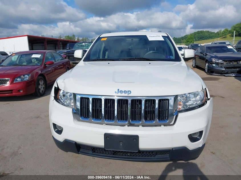 2011 Jeep Grand Cherokee Laredo VIN: 1J4RR4GG2BC572299 Lot: 39609416