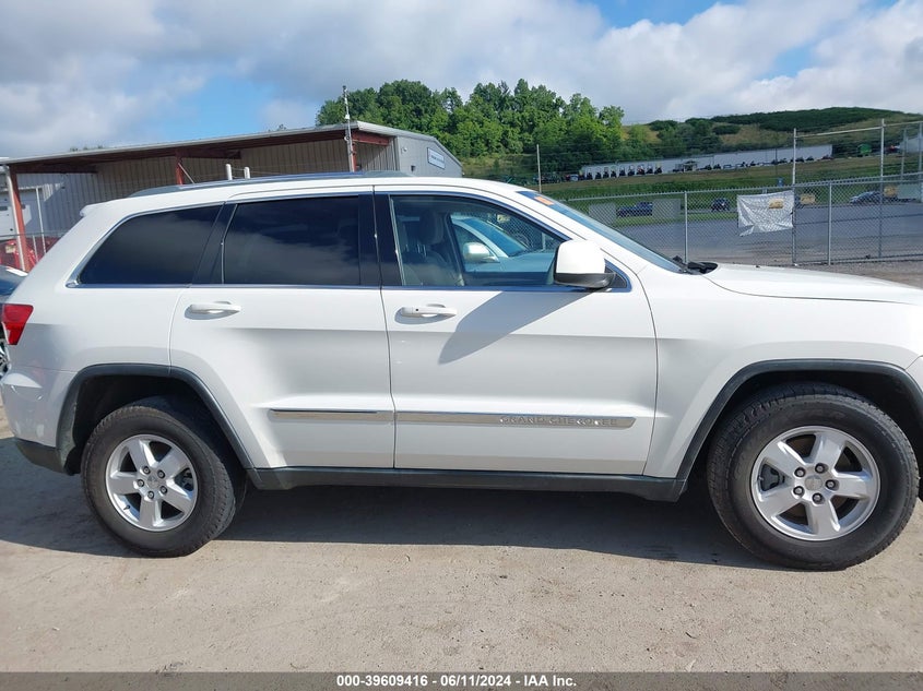 2011 Jeep Grand Cherokee Laredo VIN: 1J4RR4GG2BC572299 Lot: 39609416