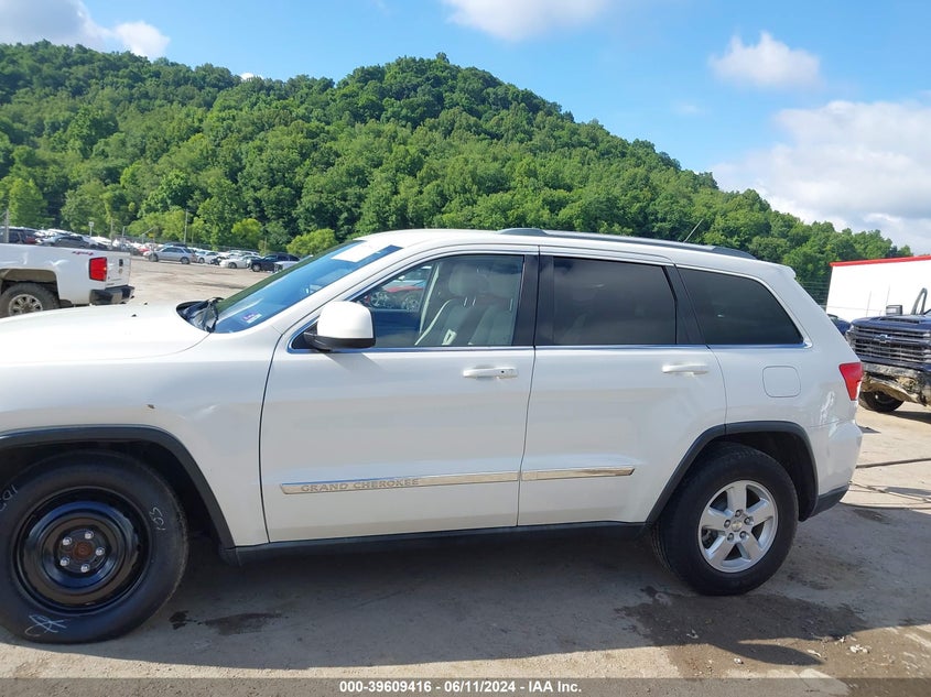 2011 Jeep Grand Cherokee Laredo VIN: 1J4RR4GG2BC572299 Lot: 39609416