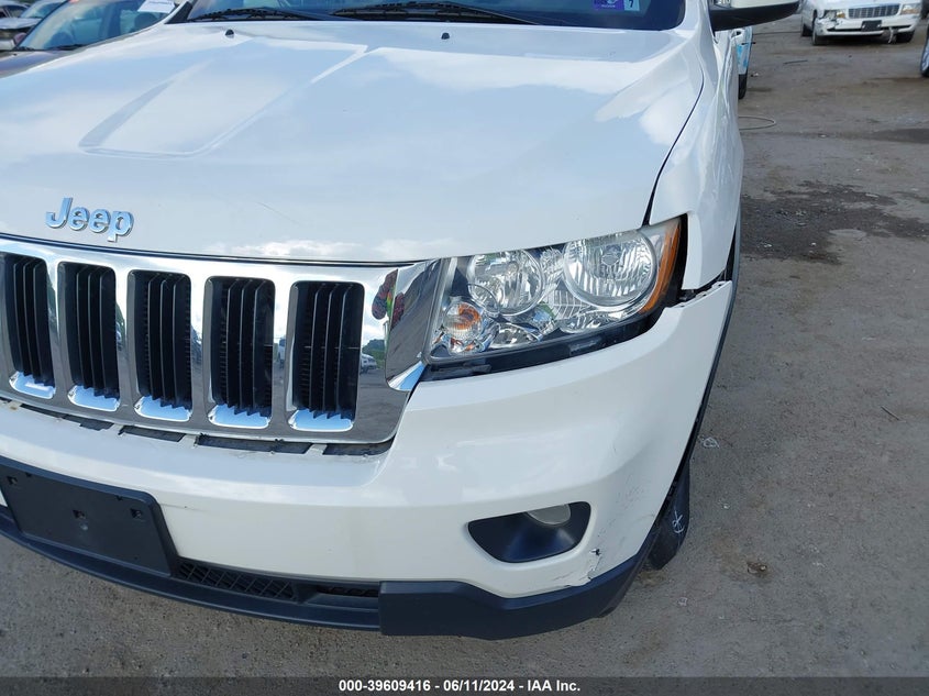 2011 Jeep Grand Cherokee Laredo VIN: 1J4RR4GG2BC572299 Lot: 39609416