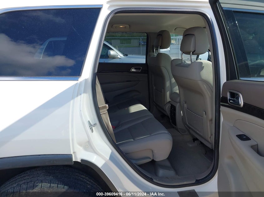 2011 Jeep Grand Cherokee Laredo VIN: 1J4RR4GG2BC572299 Lot: 39609416