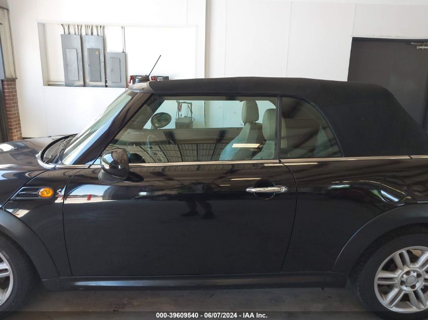 2011 Mini Cooper VIN: WMWZN3C57BT132639 Lot: 39609540