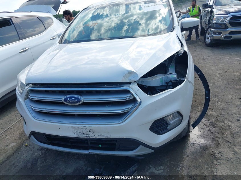 2017 Ford Escape Se VIN: 1FMCU0GD9HUB27629 Lot: 39609689