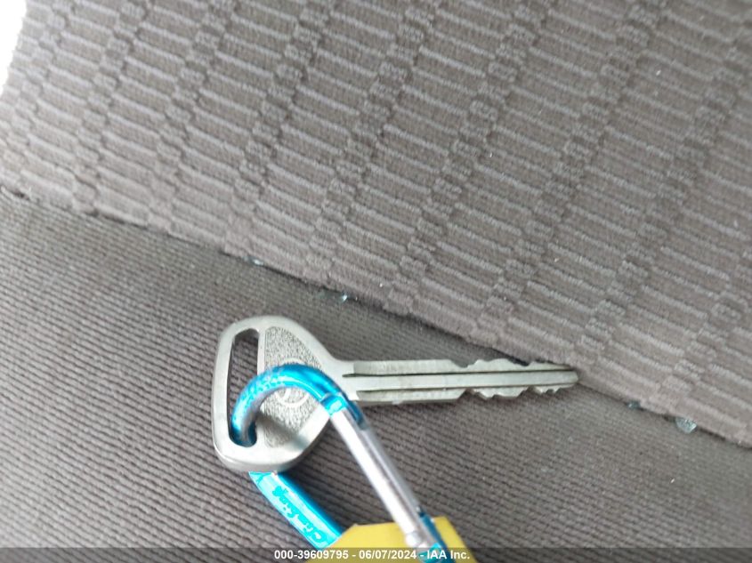 2005 Toyota Camry Le VIN: 4T1BE30K75U082284 Lot: 39609795