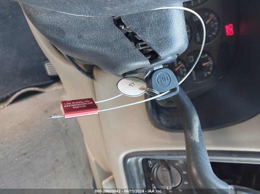 2001 Chevrolet Silverado 1500 Ls VIN: 2GCEC19T911332539 Lot: 39609842