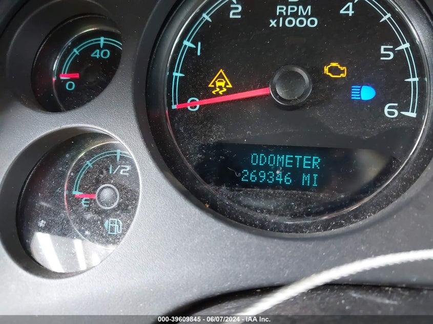 2007 Chevrolet Tahoe Ls VIN: 1GNFC13J07R114735 Lot: 39609845