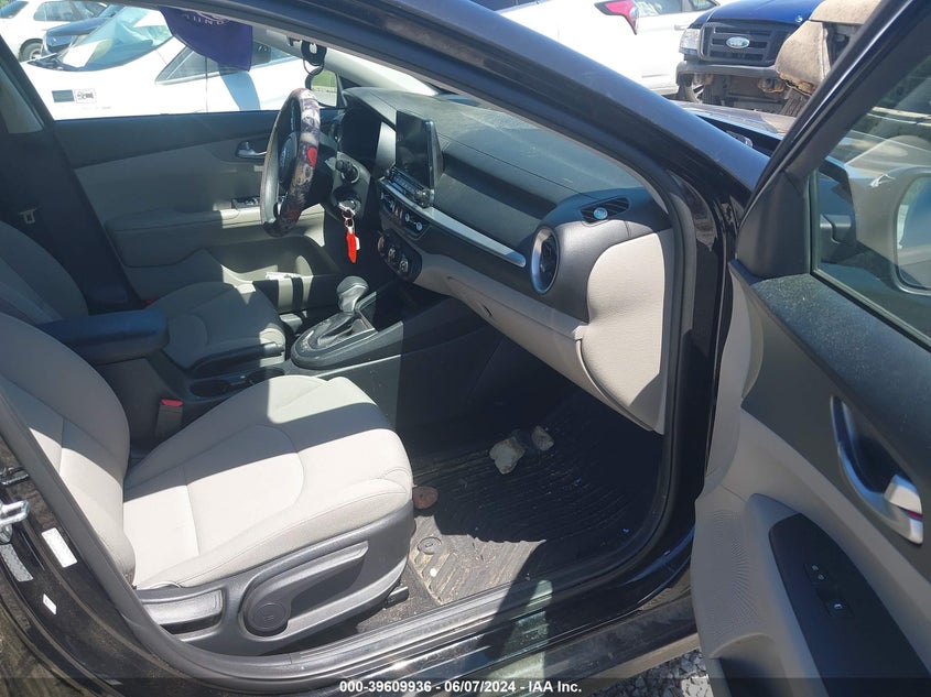 2021 KIA FORTE LXS - 3KPF24AD7ME295902