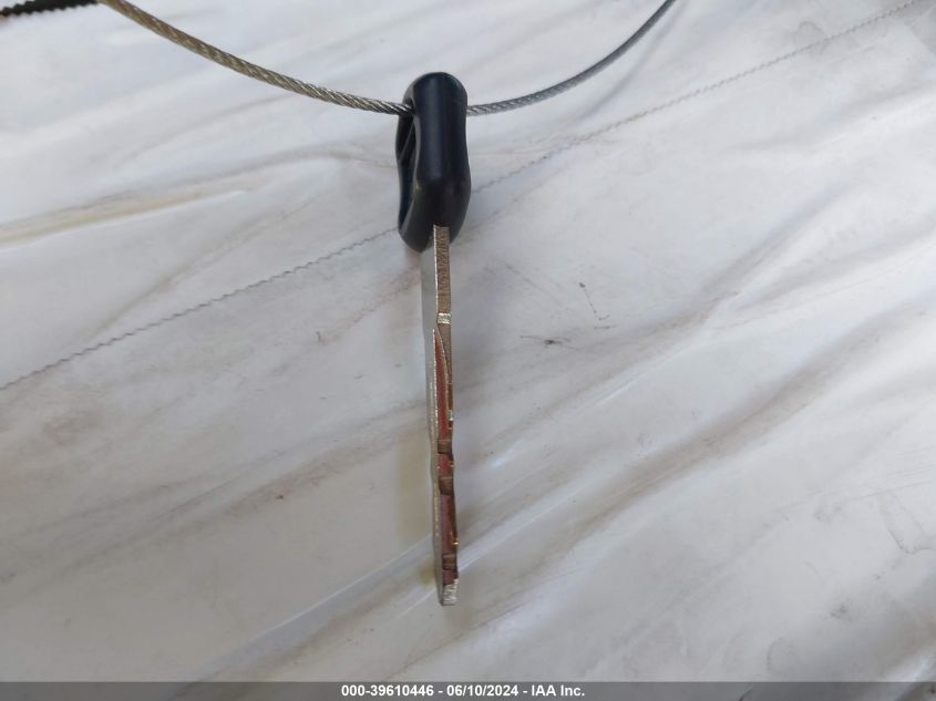 2004 GMC Sierra 1500 VIN: 2GTEC19V141240685 Lot: 39610446