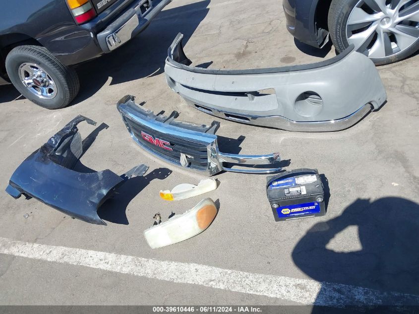 2004 GMC Sierra 1500 VIN: 2GTEC19V141240685 Lot: 39610446