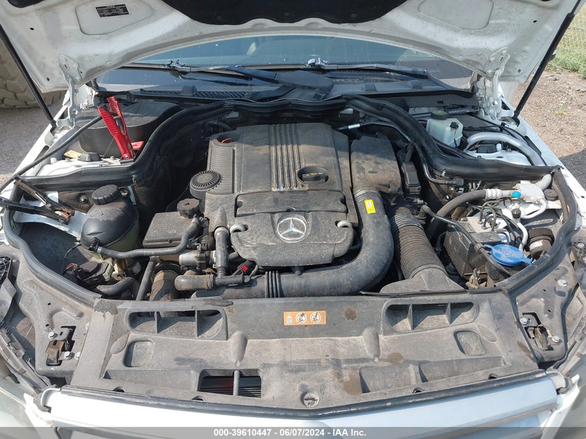 2013 Mercedes-Benz C 250 Luxury/Sport VIN: WDDGF4HB9DR269048 Lot: 39610447