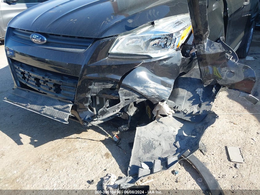 2016 Ford Escape S VIN: 1FMCU0F77GUC78186 Lot: 39610456