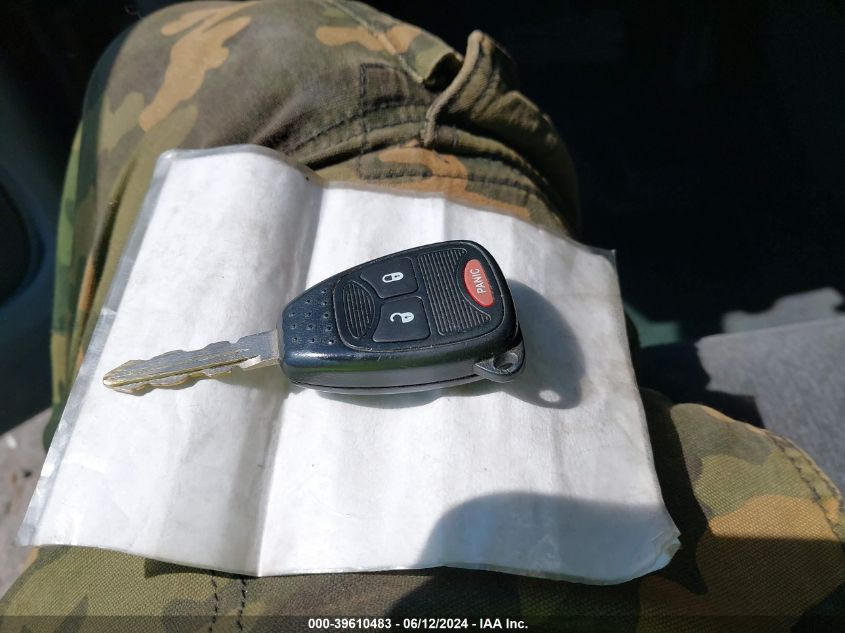 2004 Chrysler Town & Country VIN: 1C4GP45R44B539417 Lot: 39610483