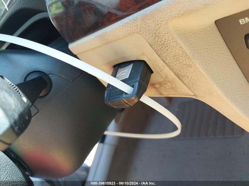 2007 BMW 328I VIN: WBAVA33577KX82384 Lot: 39610923