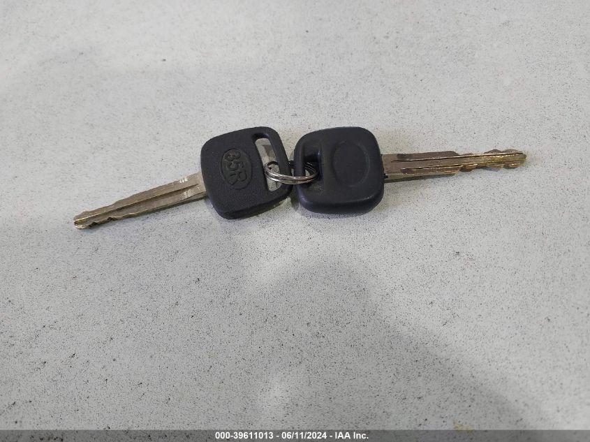 2004 Toyota Corolla Le VIN: 1NXBR32E04Z333687 Lot: 39611013