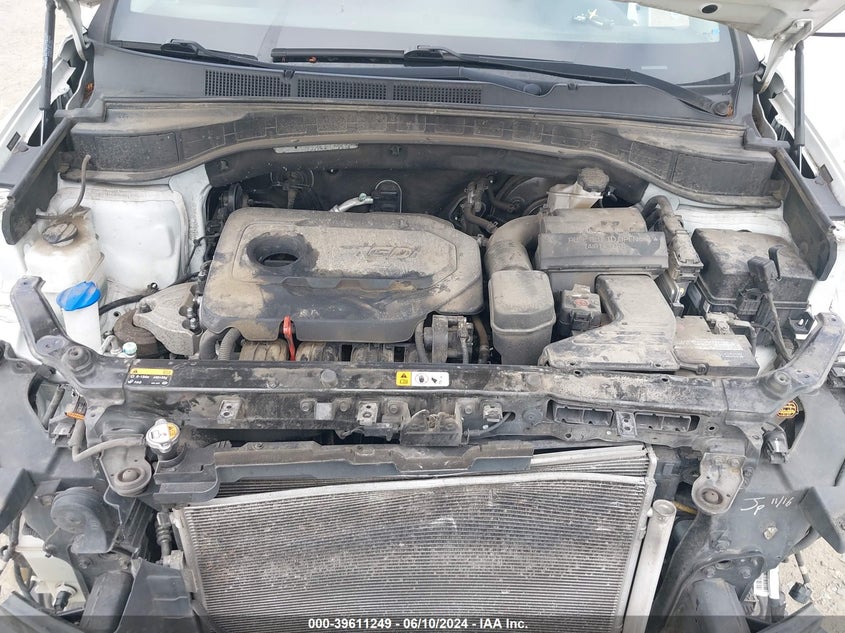 2017 Hyundai Santa Fe Sport 2.4L VIN: 5NMZUDLBXHH029338 Lot: 39611249