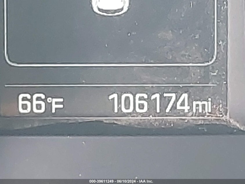 2017 Hyundai Santa Fe Sport 2.4L VIN: 5NMZUDLBXHH029338 Lot: 39611249