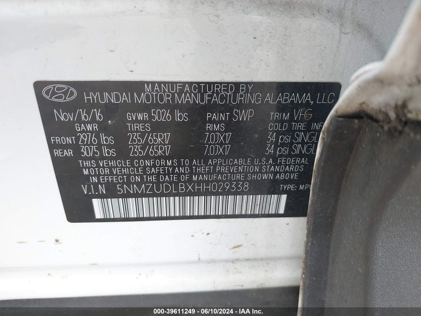2017 Hyundai Santa Fe Sport 2.4L VIN: 5NMZUDLBXHH029338 Lot: 39611249