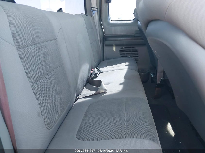 2004 Ford F-250 Lariat/Xl/Xlt VIN: 1FTNX21S94ED57375 Lot: 39611397