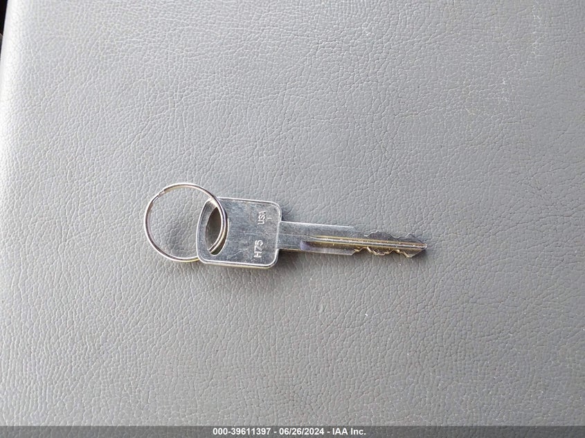 2004 Ford F-250 Lariat/Xl/Xlt VIN: 1FTNX21S94ED57375 Lot: 39611397