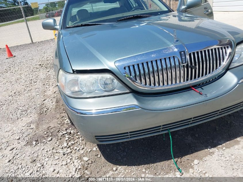 2004 Lincoln Town Car Ultimate VIN: 1LNHM83W74Y675370 Lot: 39611513