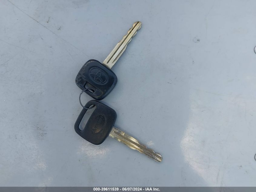 2004 Toyota Corolla Le VIN: 1NXBR32E84Z282083 Lot: 39611539