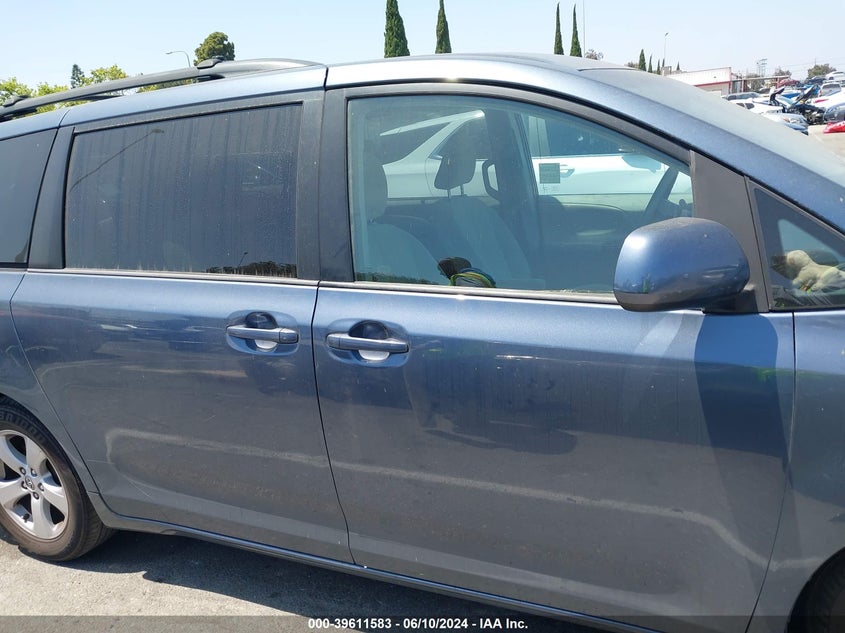 2014 Toyota Sienna Le V6 8 Passenger VIN: 5TDKK3DC1ES498612 Lot: 39611583