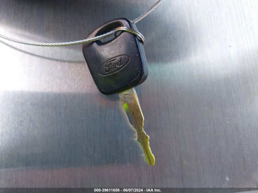 2000 Ford Mustang VIN: 1FAFP4043YF120910 Lot: 39611658