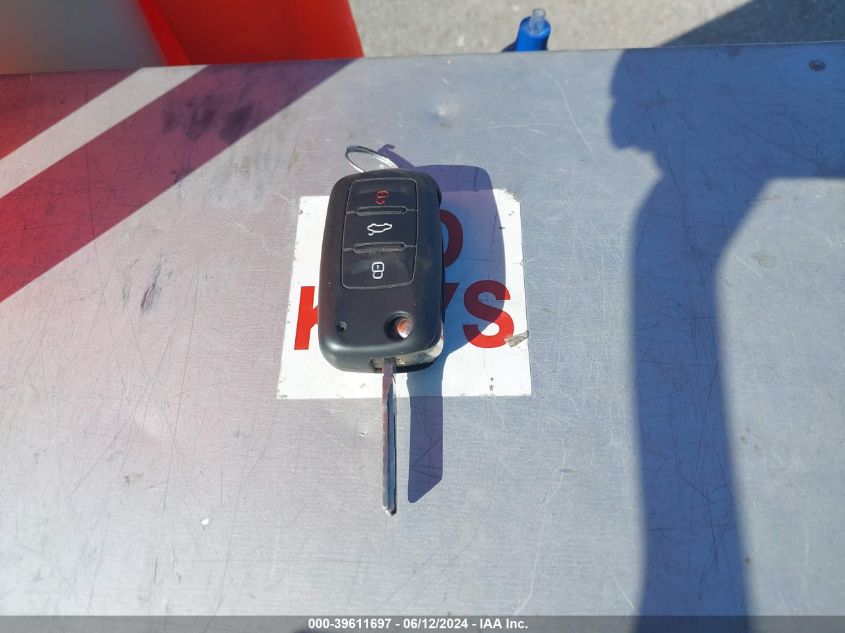 2012 Volkswagen Passat 2.0L Tdi Se VIN: 1VWBN7A31CC007566 Lot: 39611697