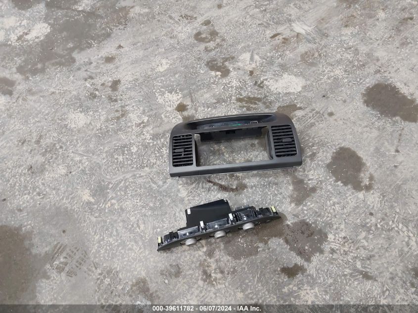 2005 Toyota Camry Le VIN: JTDBE32K850311404 Lot: 39611782