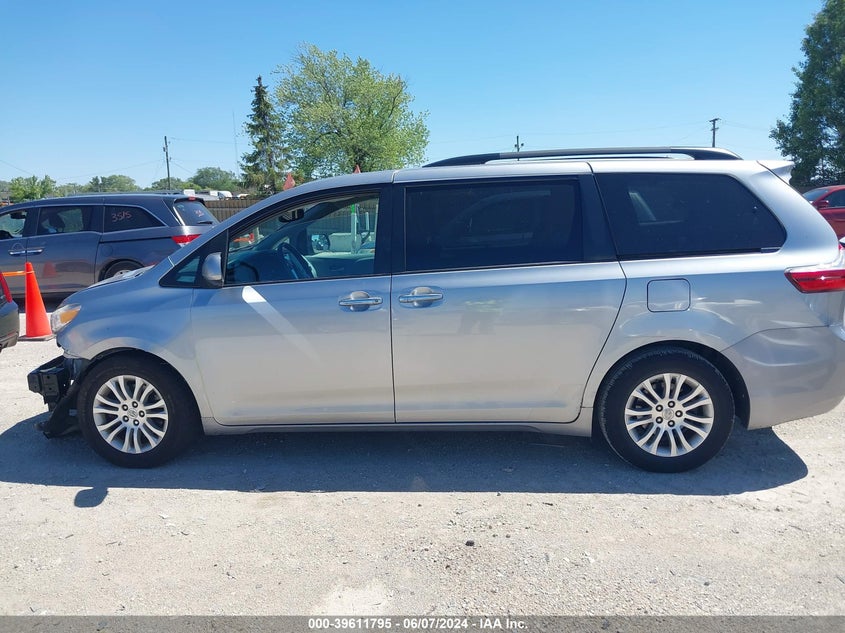 2017 Toyota Sienna Xle Premium 8 Passenger VIN: 5TDYZ3DCXHS772710 Lot: 39611795
