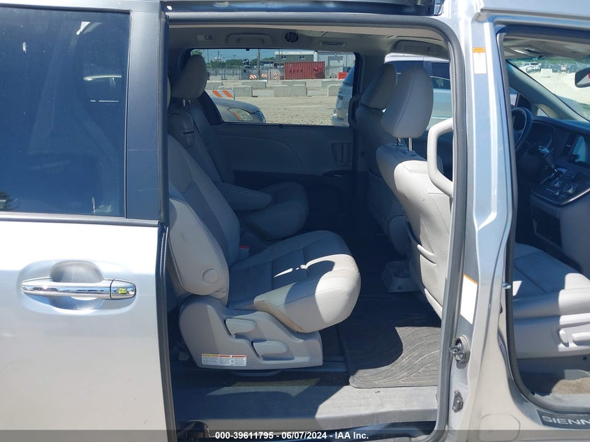 2017 Toyota Sienna Xle Premium 8 Passenger VIN: 5TDYZ3DCXHS772710 Lot: 39611795